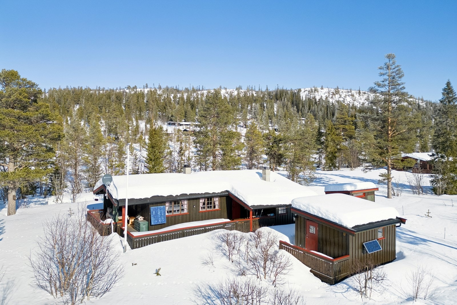 Hytta på vinterstid Galleribilde