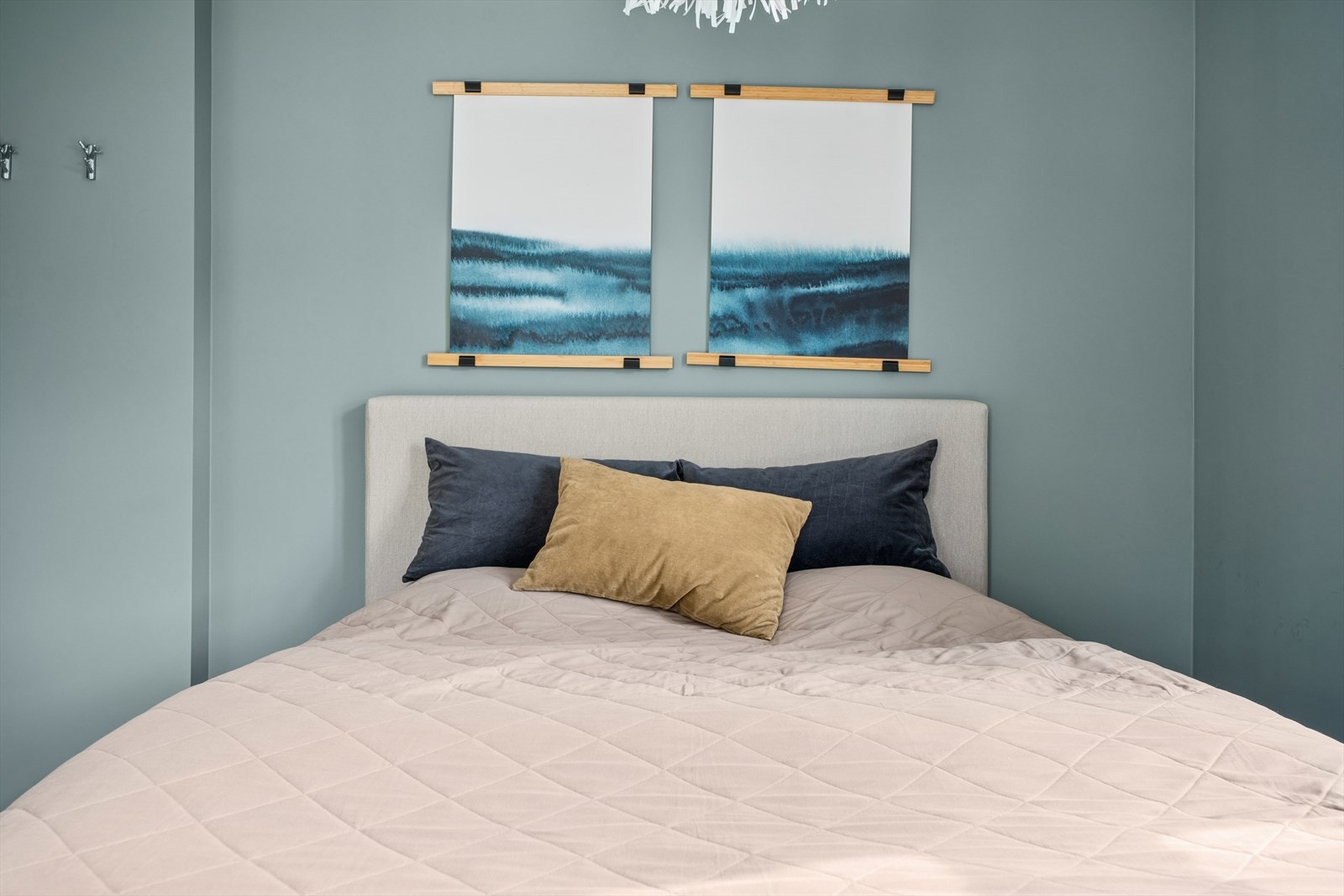 Rolig og behagelig soverom - perfekt for hvile og avslapning. Galleribilde