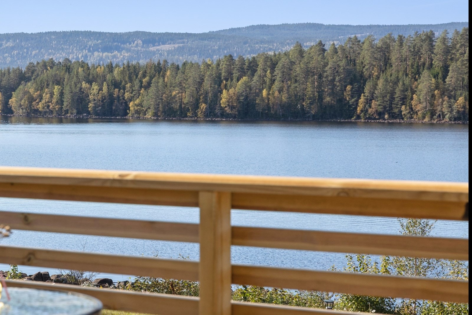 Utsikten mot Harestuvannet gir en herlig følelse av nærhet til naturen Galleribilde