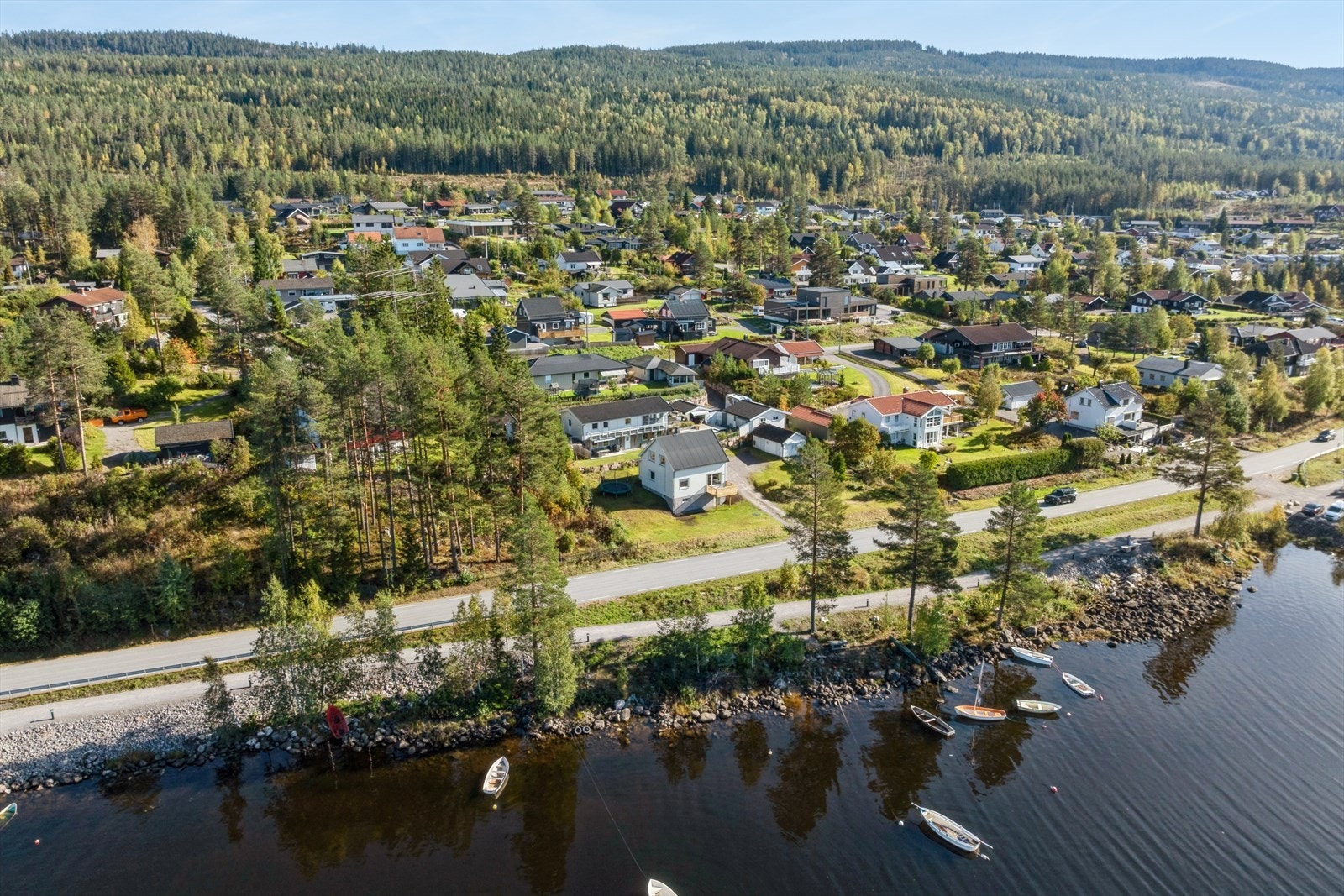 Med Nordmarka på den ene siden og Romeriksåsene på den andre, ligger alle forhold ellers til rette for ski, sykkel, fotturer, jakt- og fiske m.m Galleribilde
