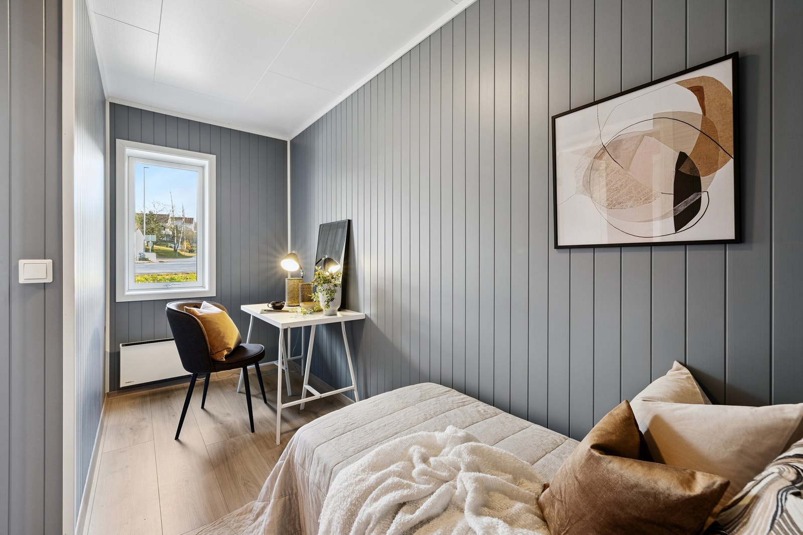 Det andre soverommet gir fleksibilitet for familien, gjester eller hjemmekontor. Galleribilde