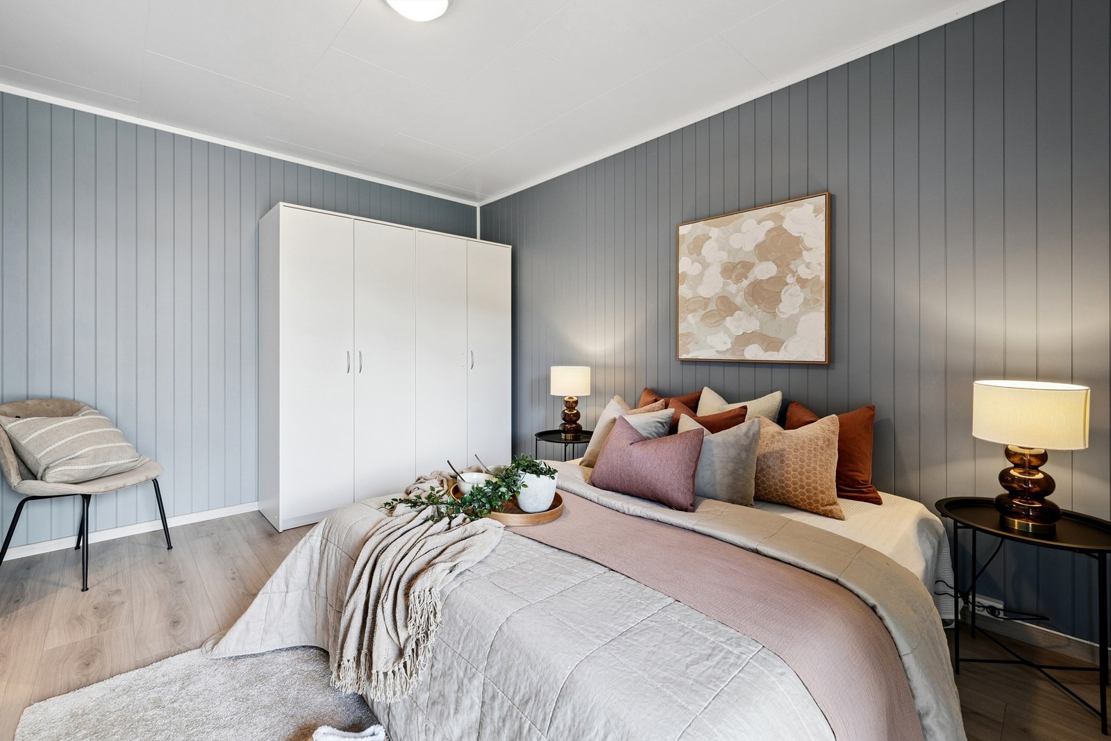 Hovedsoverommet har god plass til dobbeltseng og garderobeskap. Galleribilde