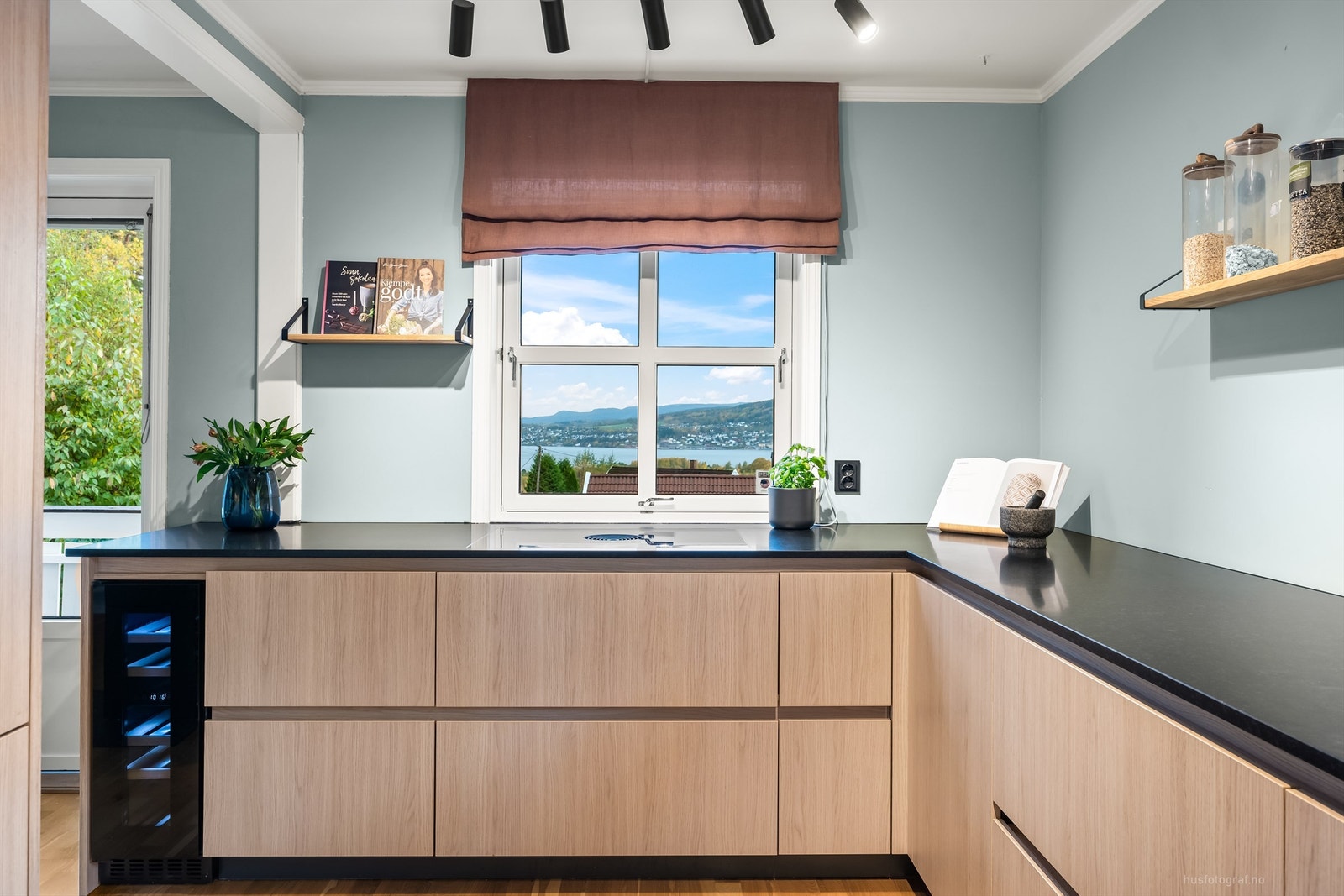 Moderne og stilrent Rotpunkt-kjøkken fra 2022 Galleribilde