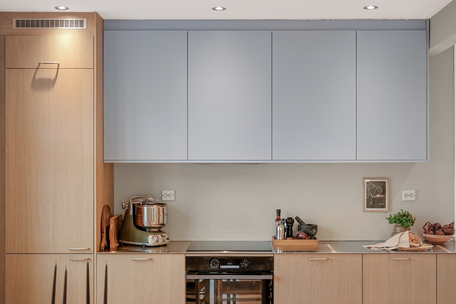 Nye, integrerte hvitevarer Galleribilde