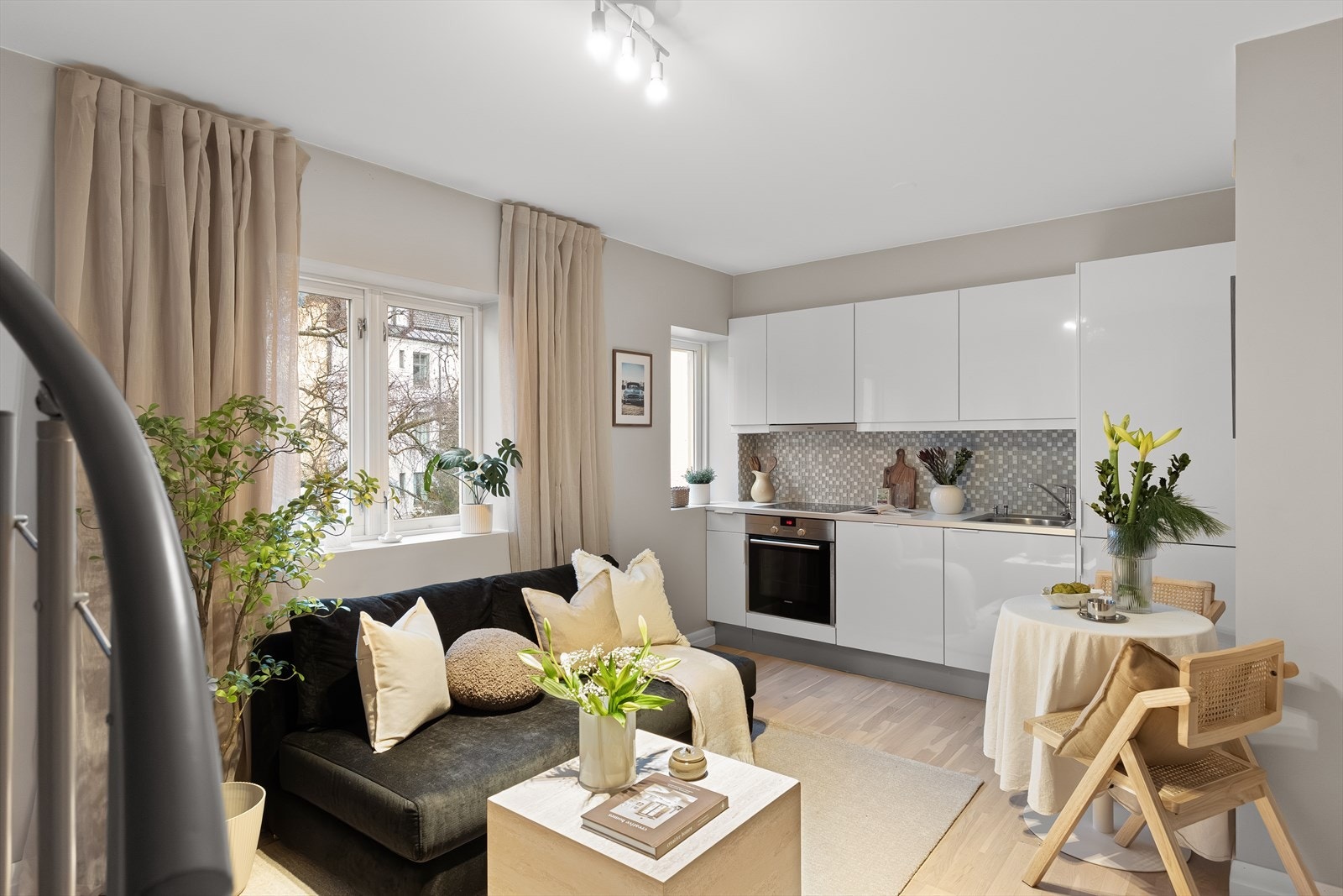 Lys og pen leilighet over to plan i et attraktivt område på Uranienborg. Galleribilde