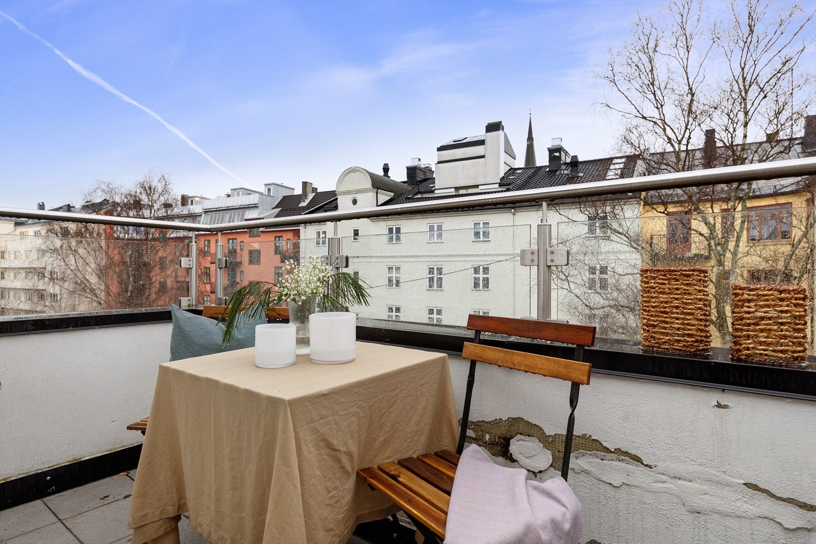 Nordvestvendt takterrasse på 4 kvm med plass til utemøbler. Galleribilde