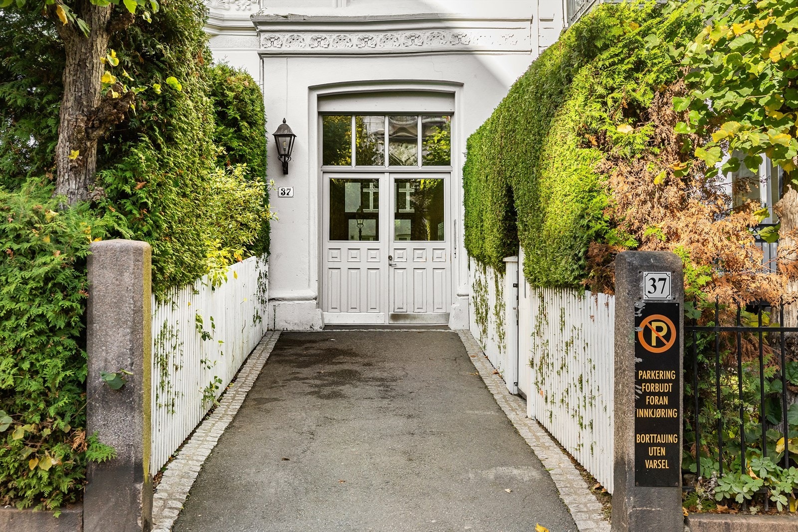 Her blir du møtt av et sjarmerende og pent inngangsparti. Galleribilde