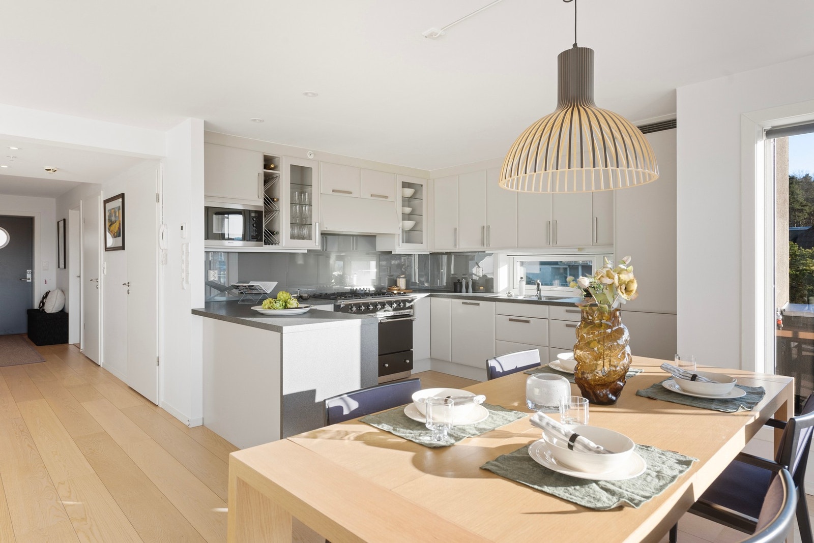 Praktisk i tilknytning til spisestuen Galleribilde