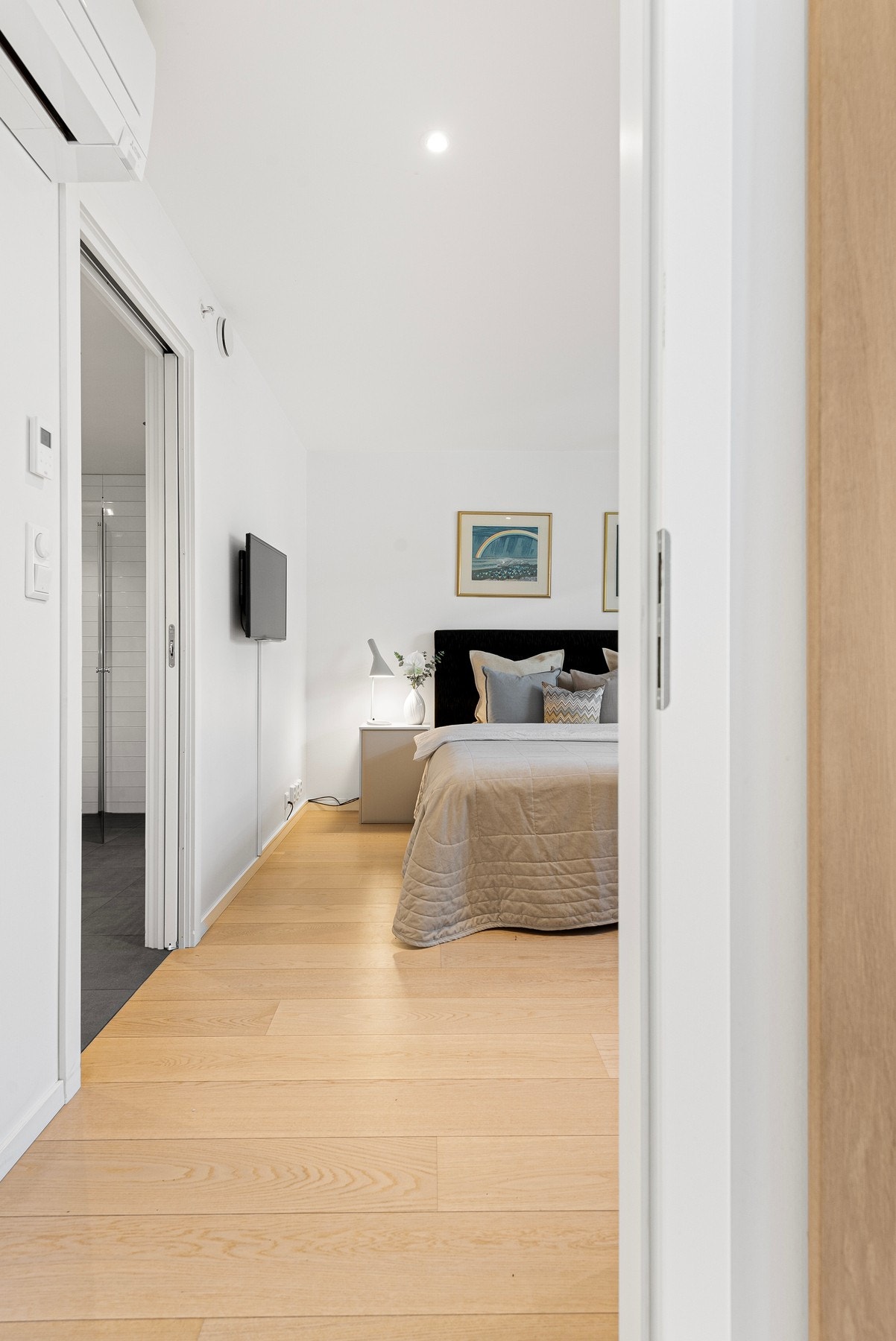 Hovedsoverommet har også eget baderom Galleribilde