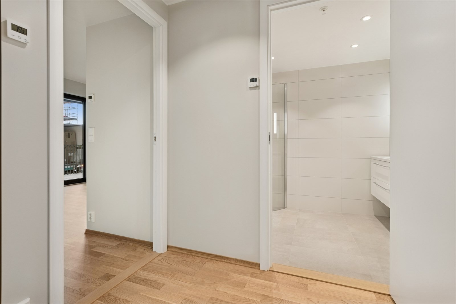 Fra entrè har man inngang til bad og stue/kjøkken. Galleribilde