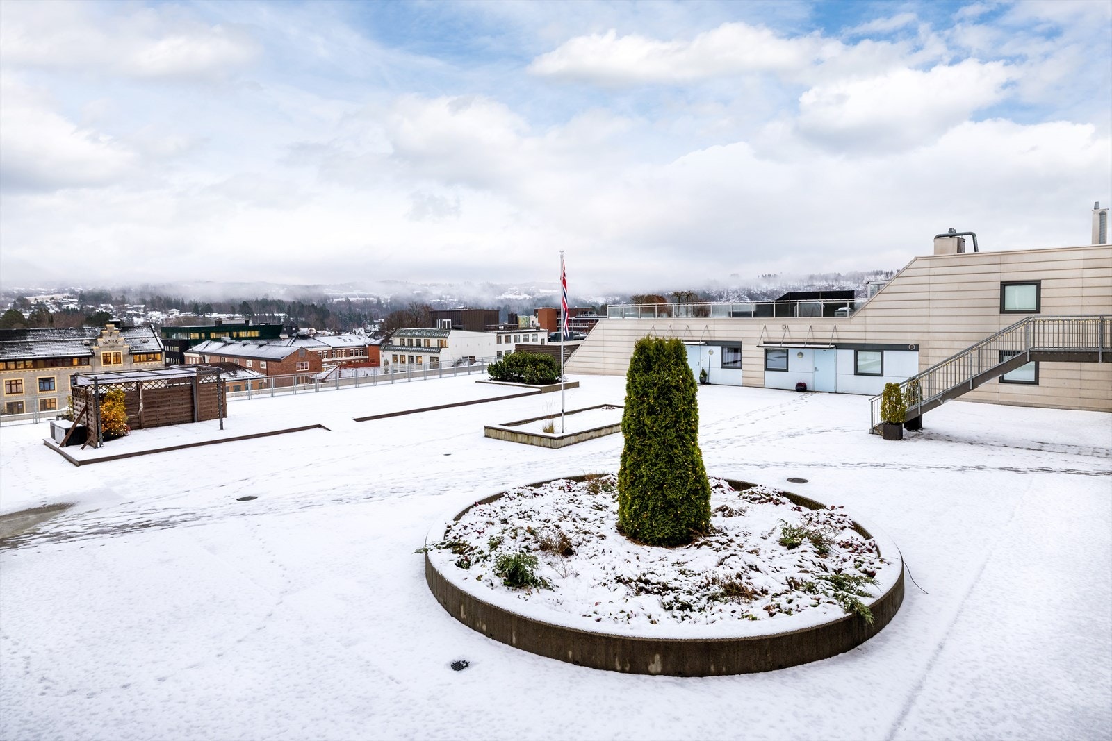 Atriet er et hyggelig samlingspunkt for beboerne året rundt. Galleribilde