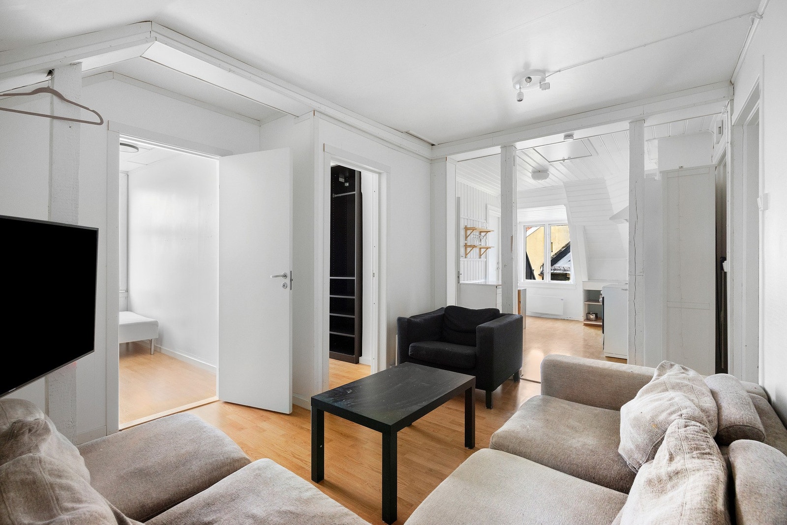 Leiligheten har moderniseringsbehov, men stort potensial. Galleribilde