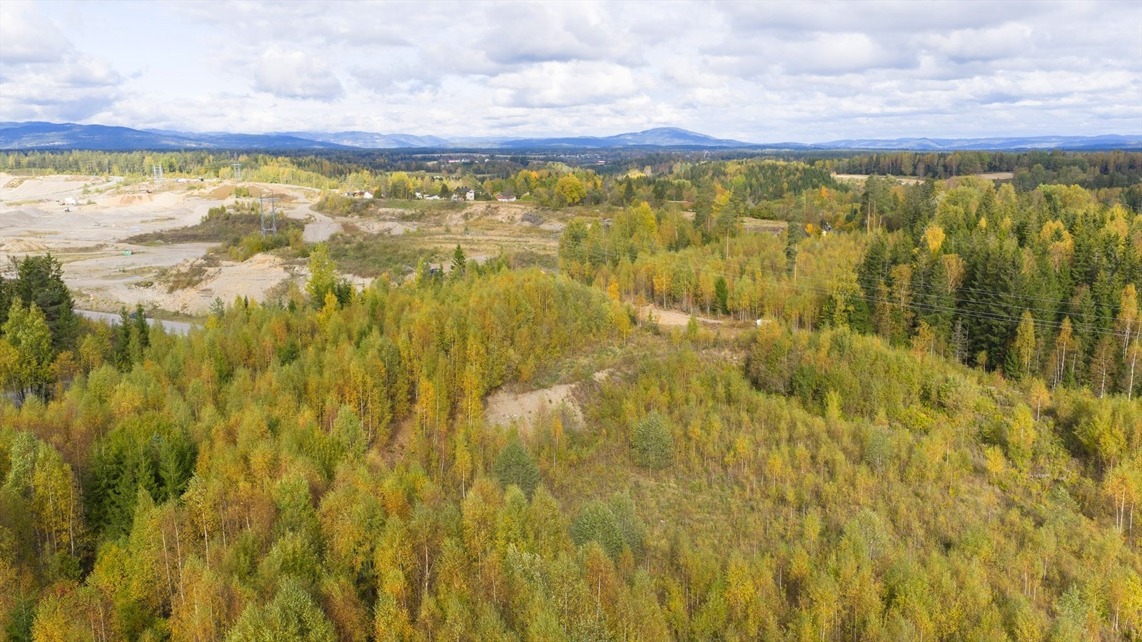 Sentralt plassert på Østlandet med kort vei ut på både E6 og E16. Galleribilde