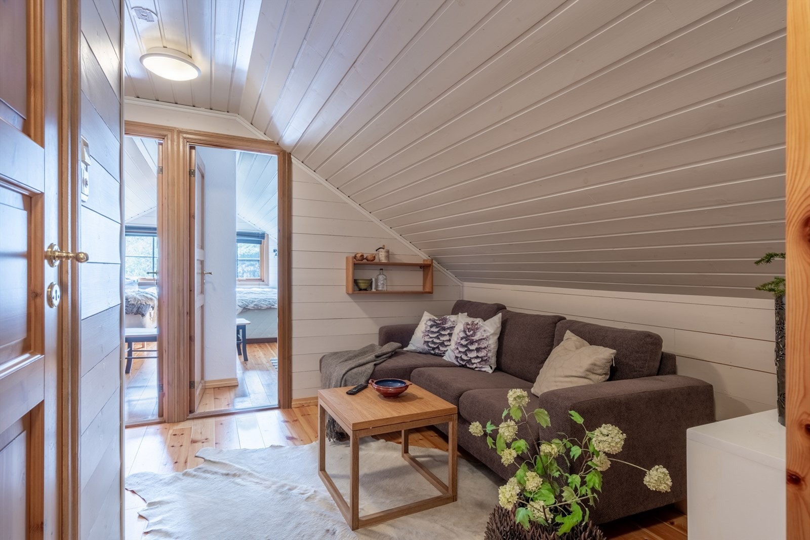 2 etasjen er perfekt til de eldste barna eller som egen gjesteavdeling. Galleribilde