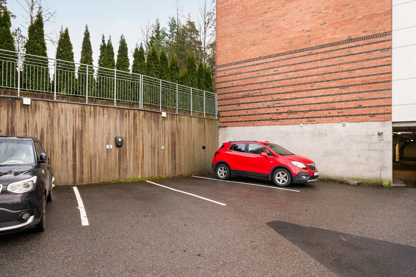 Det medfølger en biloppstillingsplass. Galleribilde