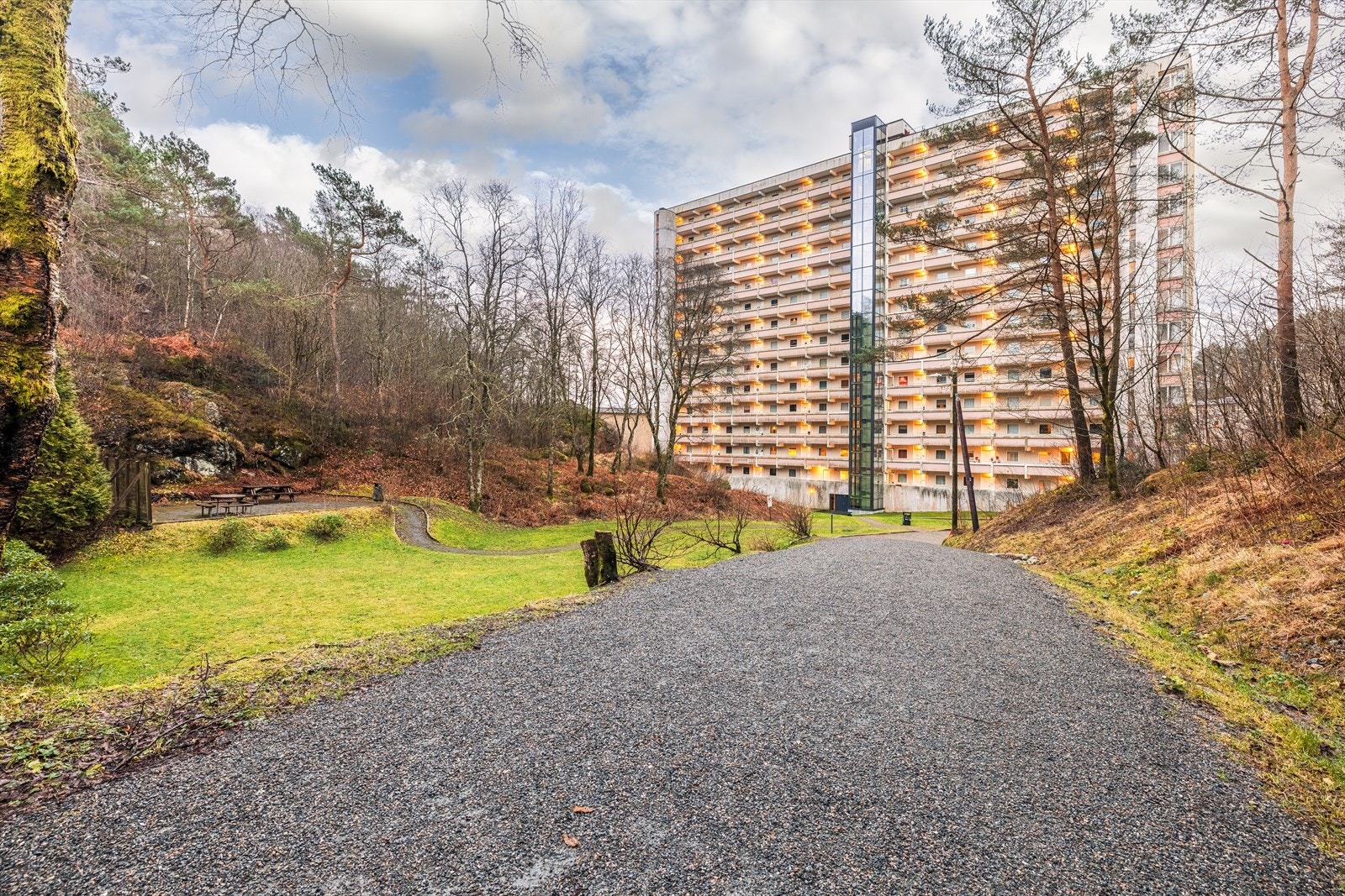 EiendomsMegler 1 ved Janne Haugland ønsker velkommen til Vestre Vadmyra 35! Foto: Mood foto. Galleribilde