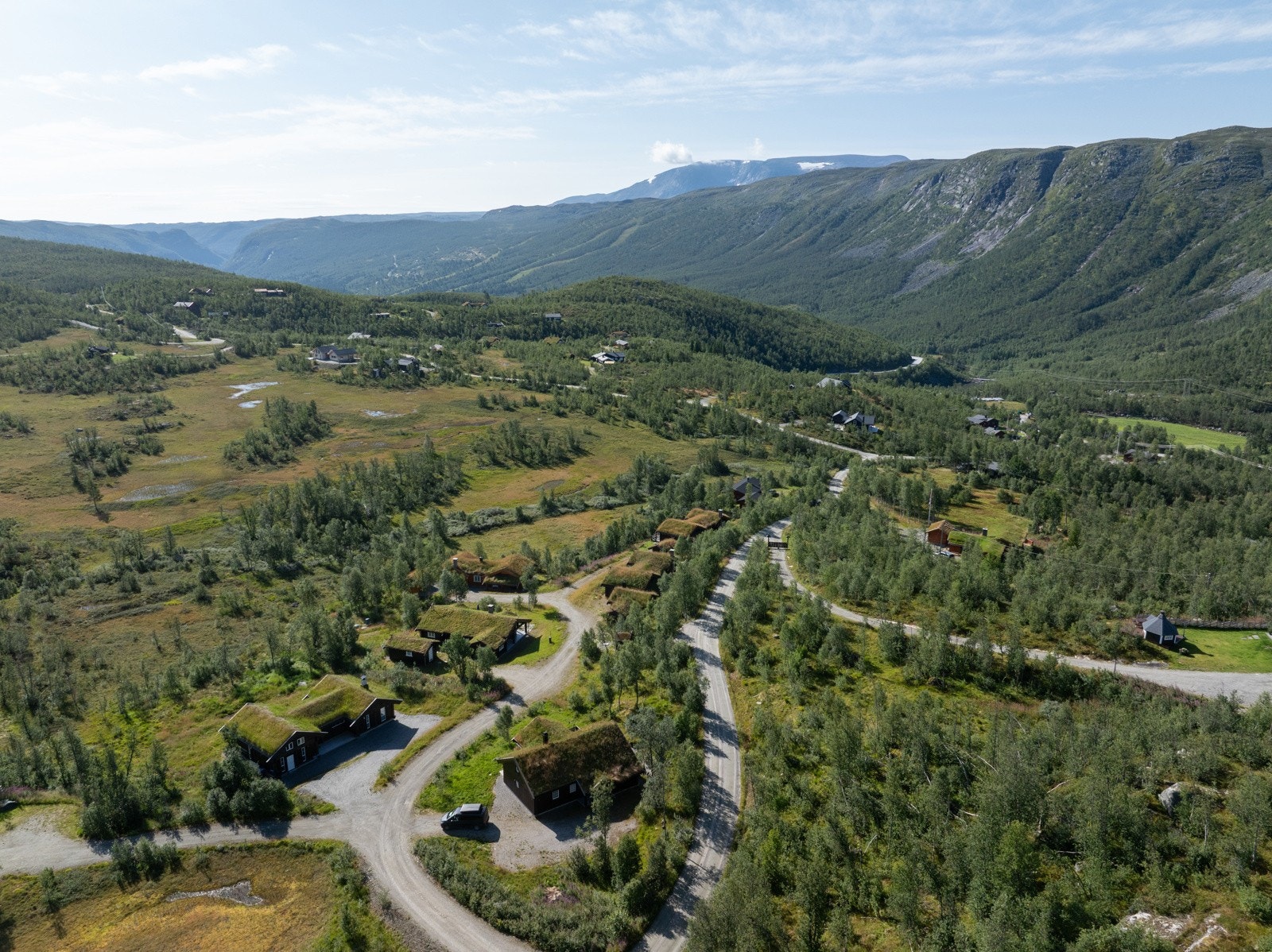 Koselig hyttefelt der mulighetene for et rikt friluftsliv ligger rett utenfor døren Galleribilde