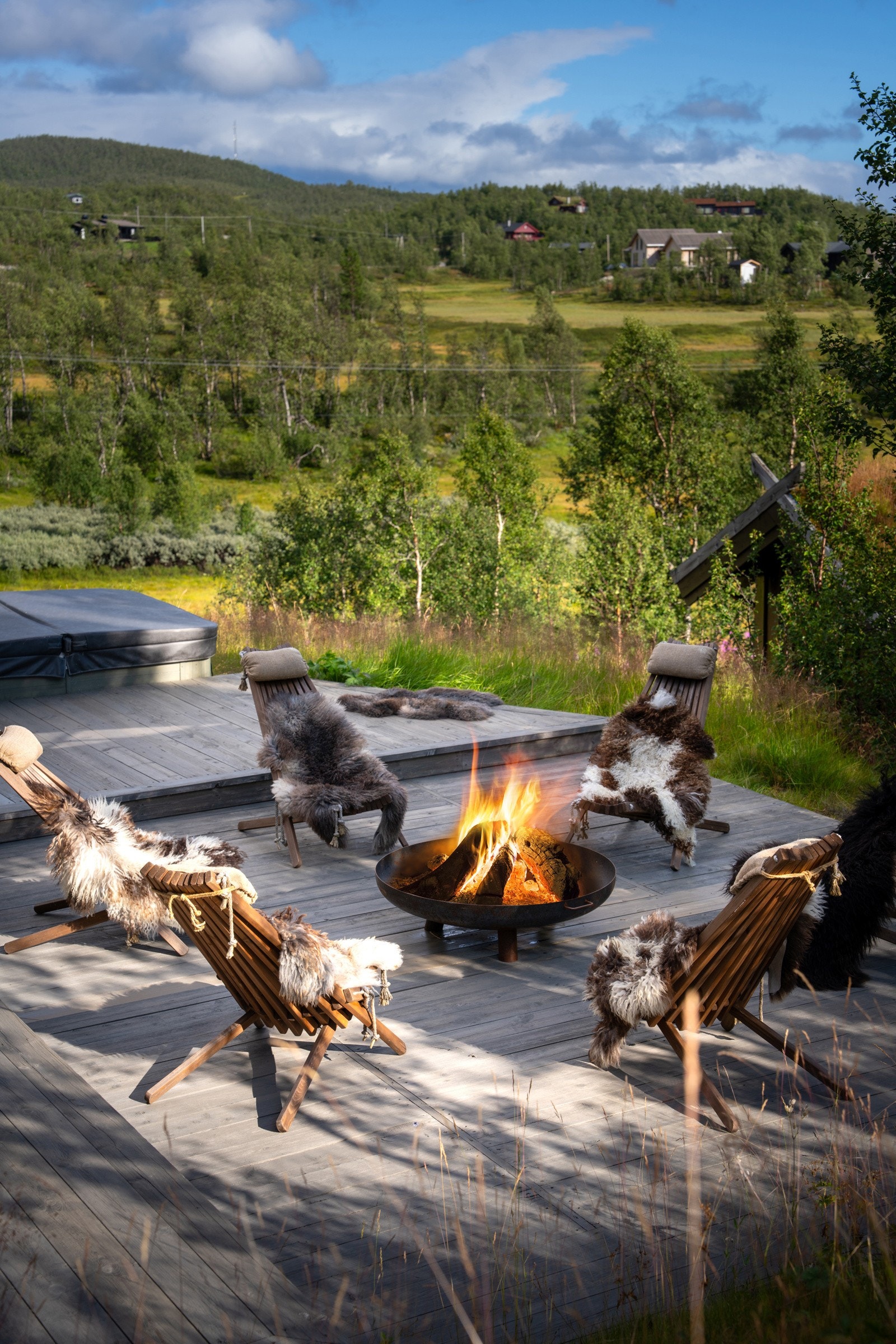 Fyr opp i bålpanna og sett deg til rette i solen Galleribilde