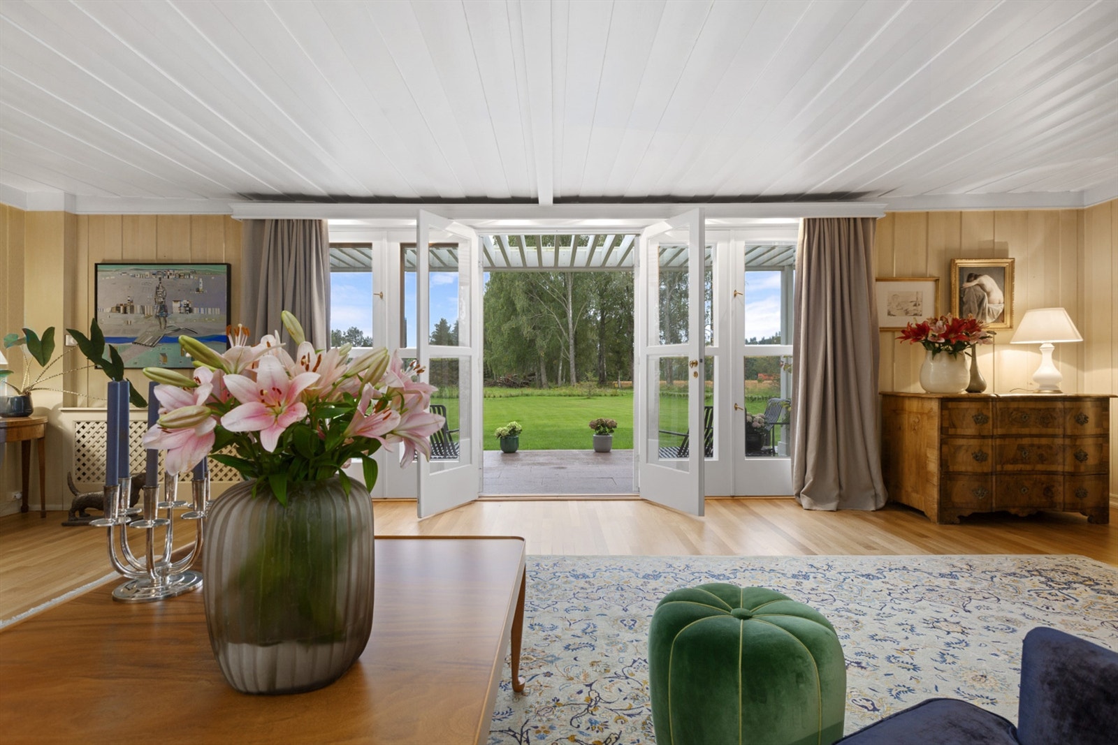 Utleie Krogsveen har gleden av å presentere Røavegen 8 - Rød Gård! Fotograf Jon Lundeby Galleribilde