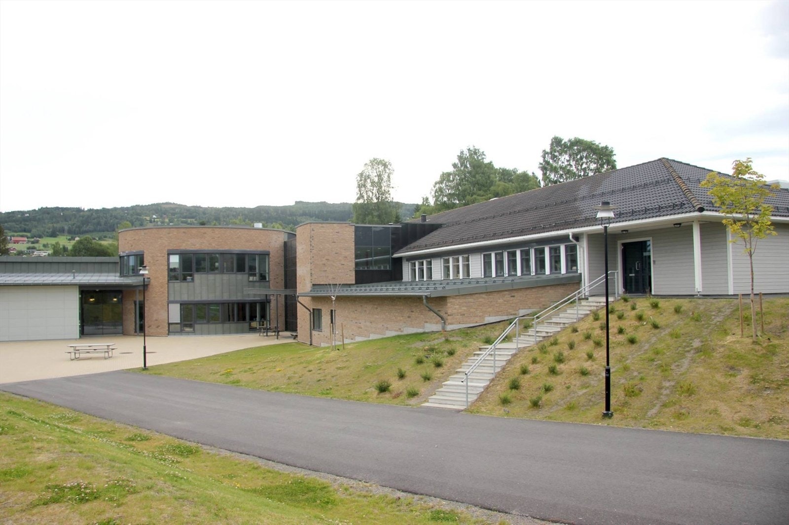 Trintom skole 1-7 trinn. Galleribilde