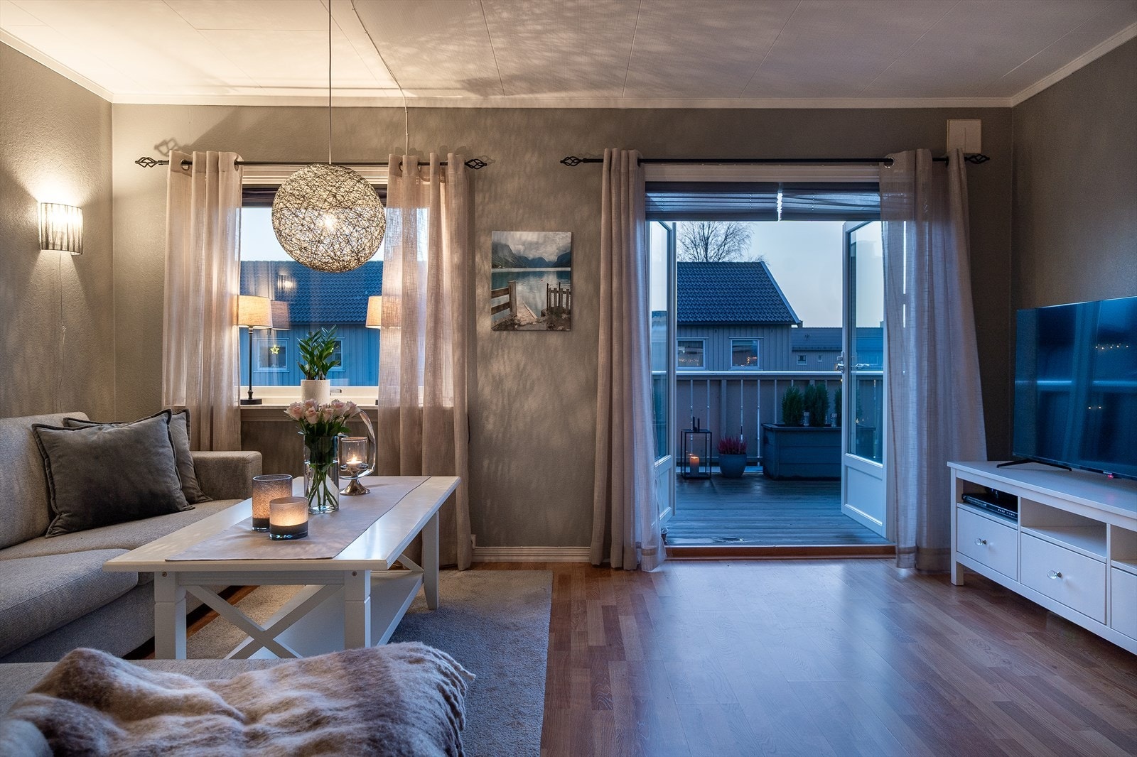 Velkommen hjem til Grårudveien 4B - Velholdt og fin leilighet med 2 soverom, i hyggelige omgivelser på Lundheim. Foto: Espen Gees Galleribilde