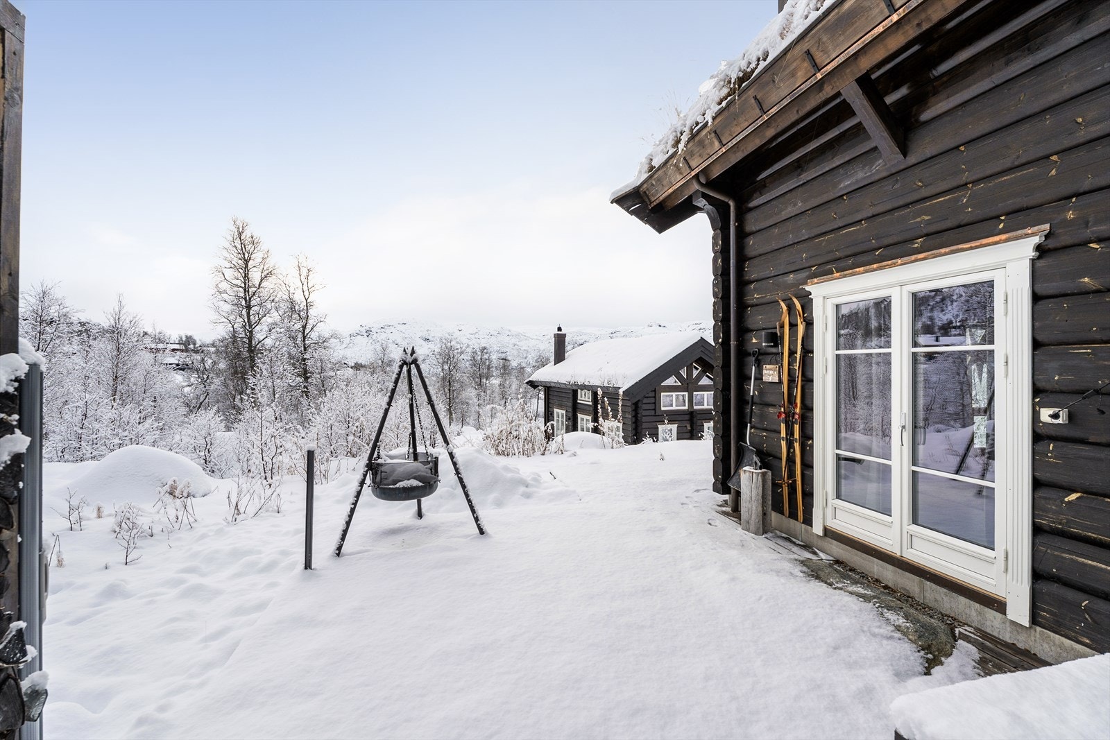 Herlig terrasse med nydelig utsikt og gode solforhold Galleribilde