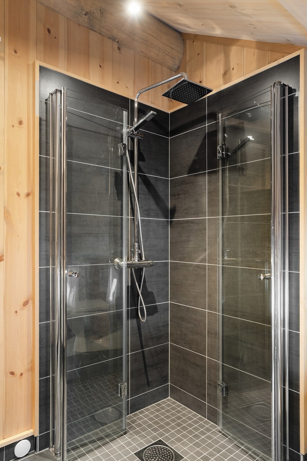 Flislagt dusjhjørne Galleribilde