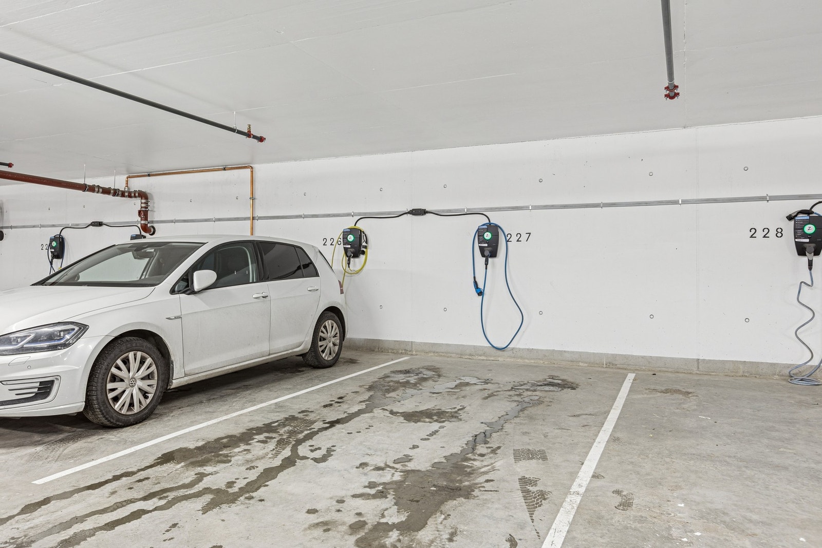 Det følger parkeringsplass i felles p-kjeller. Galleribilde