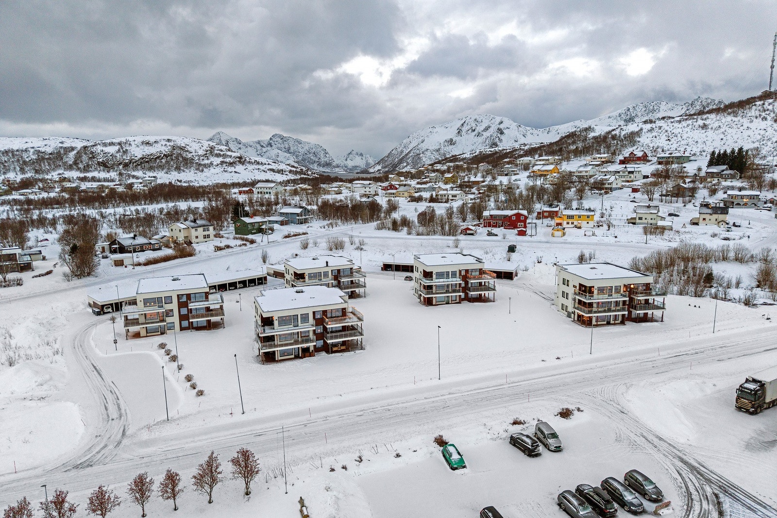 Fra eiendommen er det kort vei inn til Myre sentrum Galleribilde