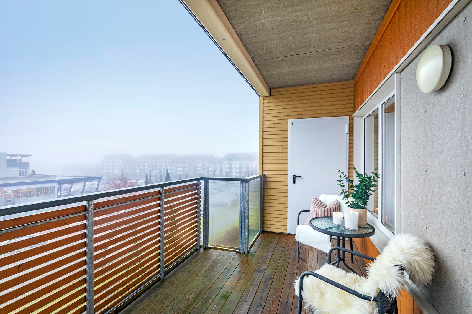 Boligen byr blant annet på denne herlige balkongen på 9,6 kvm. Galleribilde