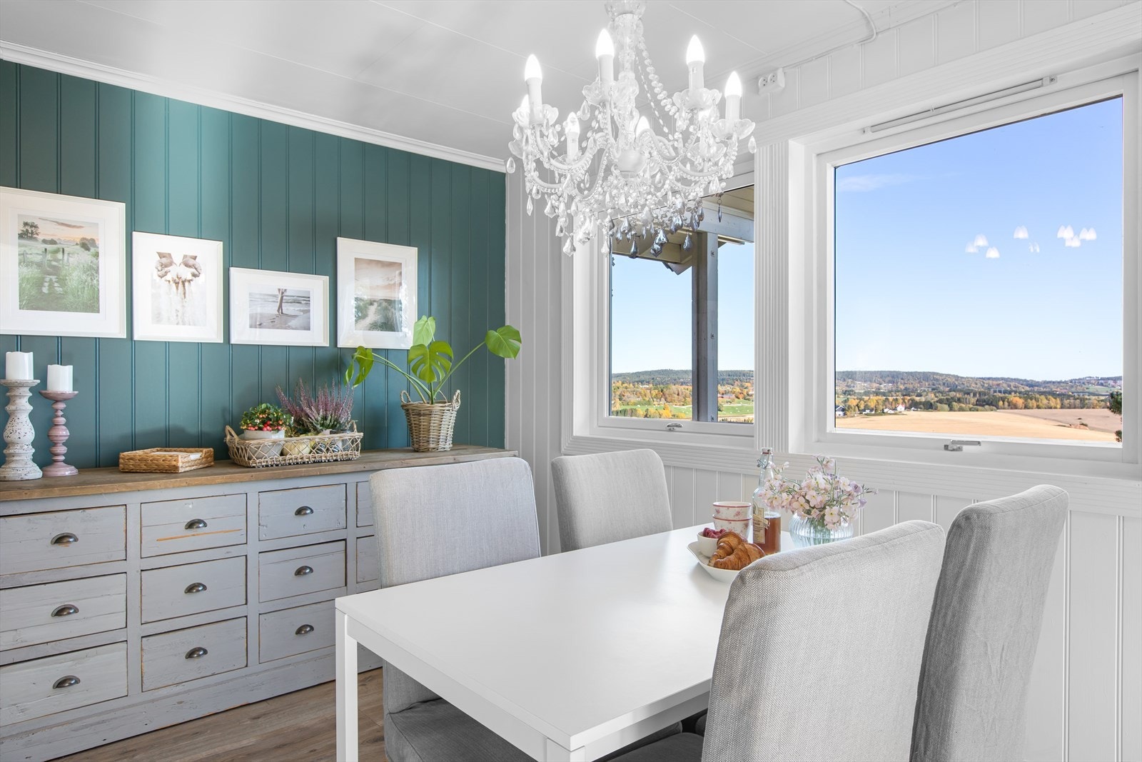 Nyt denne fantastiske utsikten fra spisestuen. Galleribilde