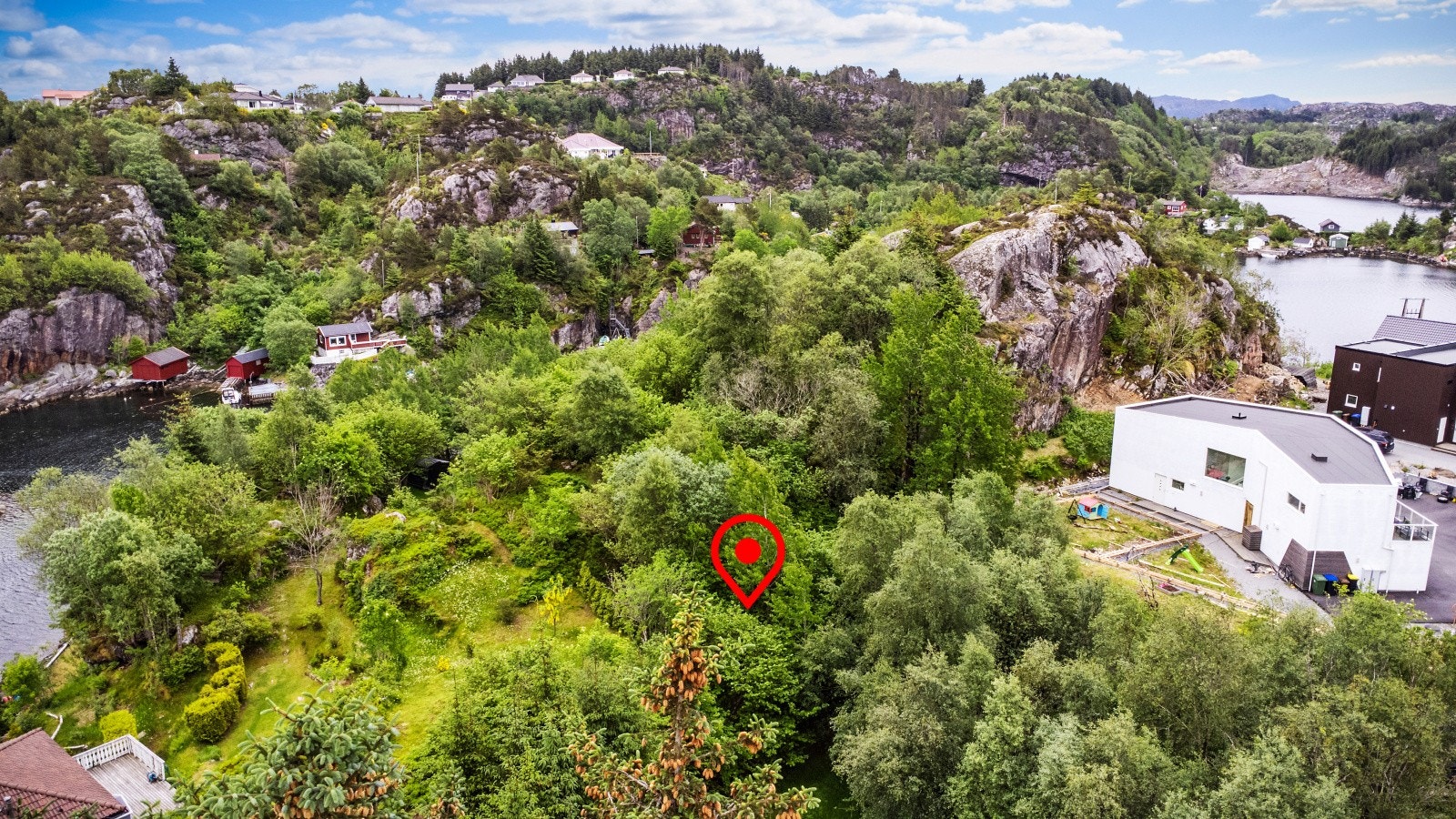 Kort kjørevei til skoler, barnehager og idrettsanlegg. Galleribilde