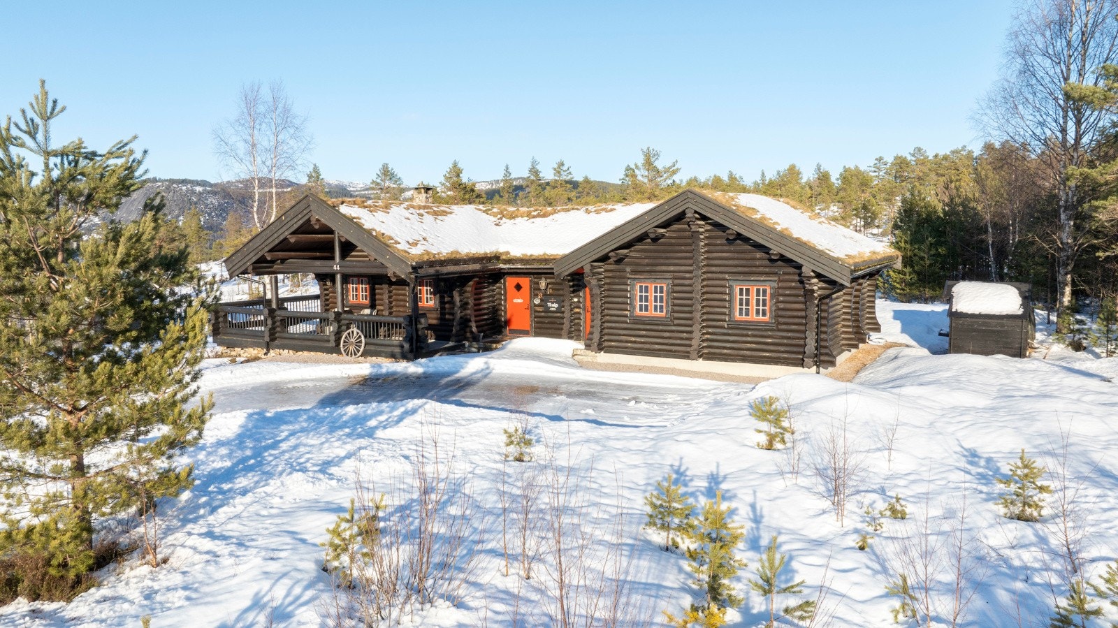 PRIVATmegleren Park ved Lars Jakob Aarak har gleden av å få presentere denne koselige hytten med idyllisk beliggenhet på Solheia i Nissedal kommune. Galleribilde