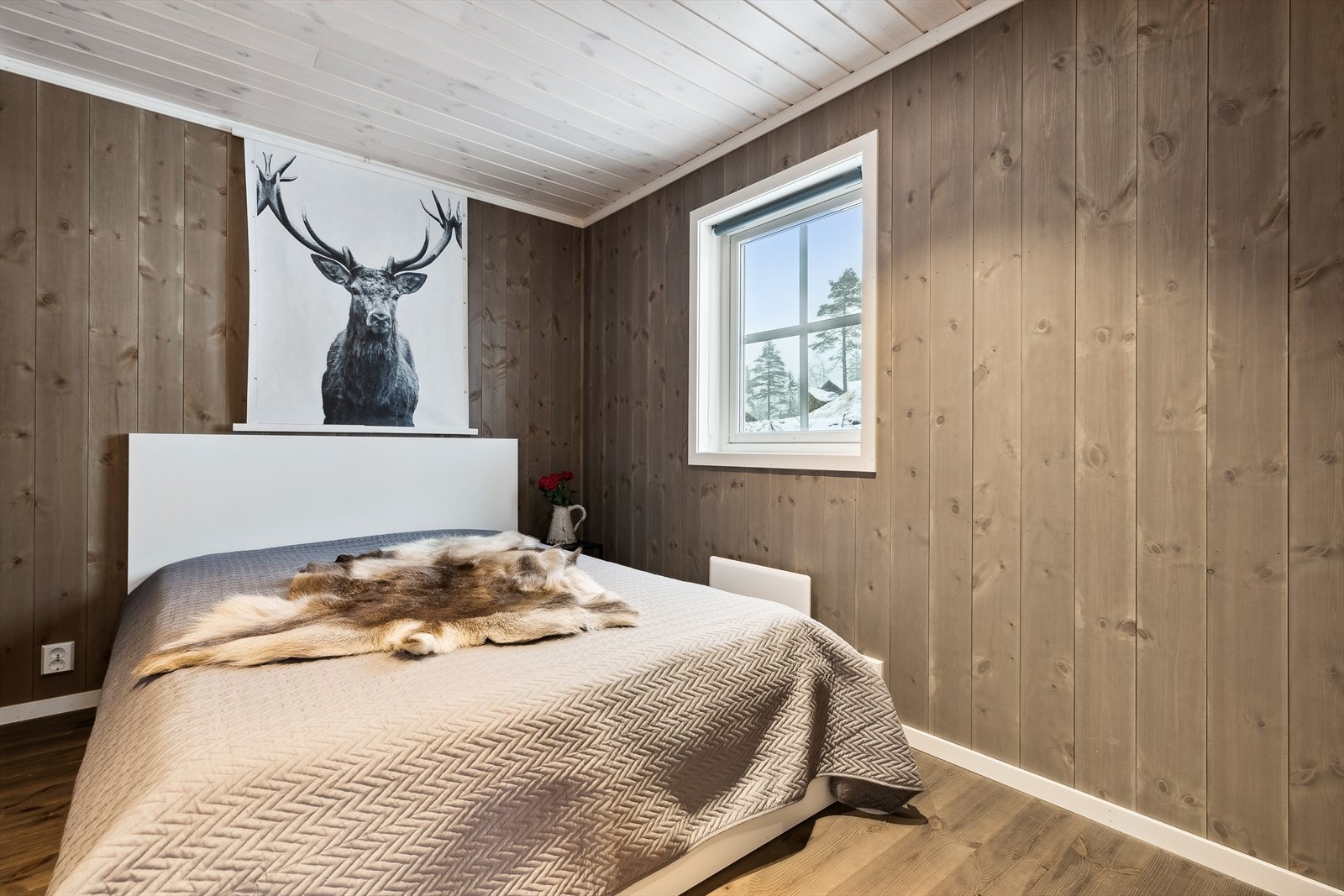 Det er to hyggelige soverom i 1.etasje. Galleribilde