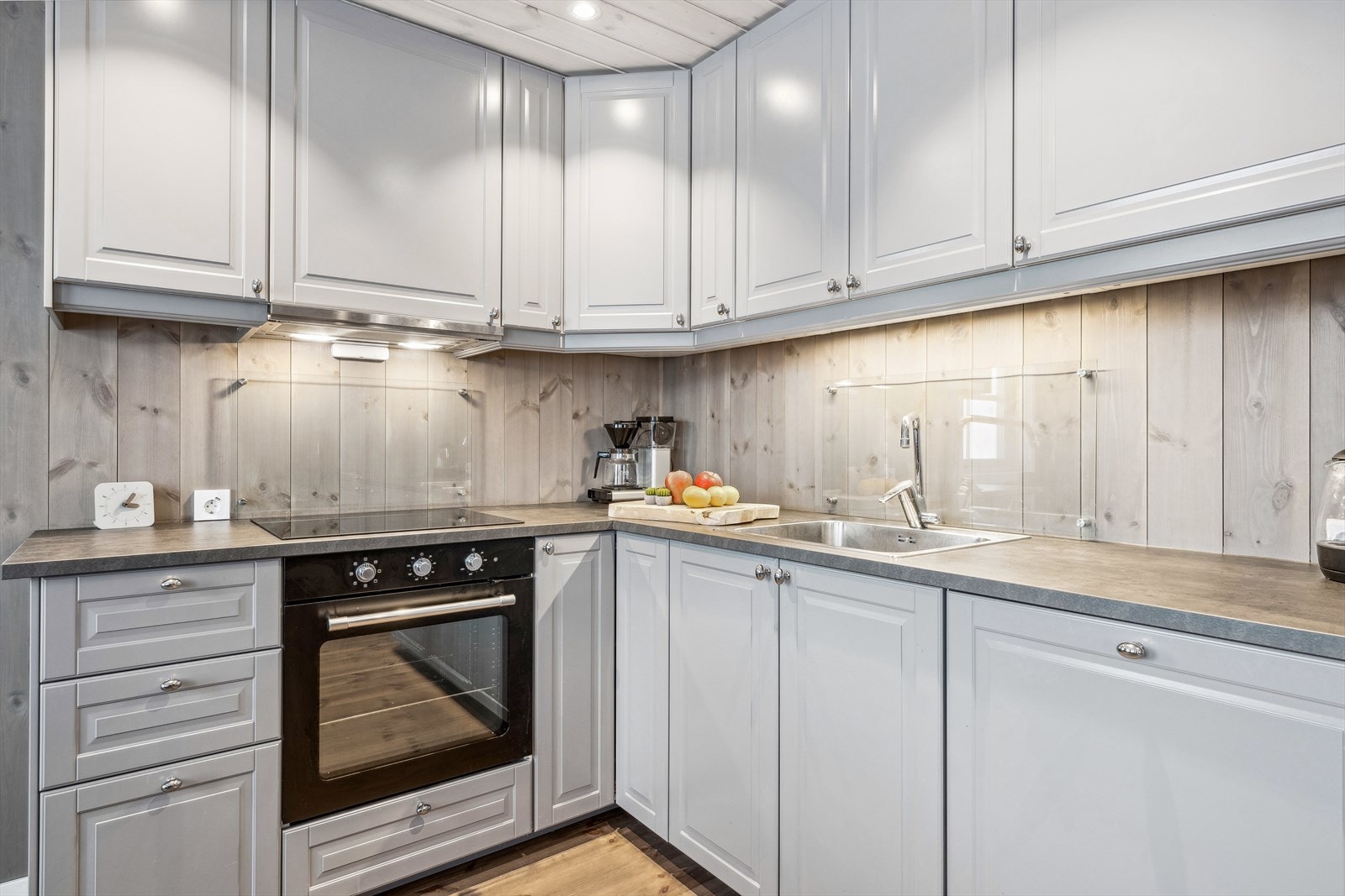 Pene, profilerte fronter. Galleribilde