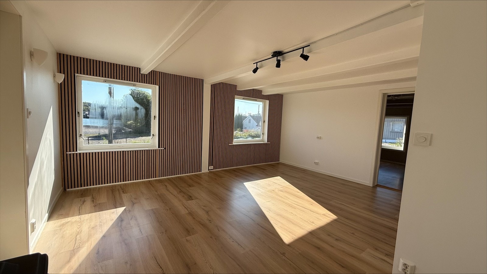 Oppvarming er elektrisk og ved fyring. Galleribilde