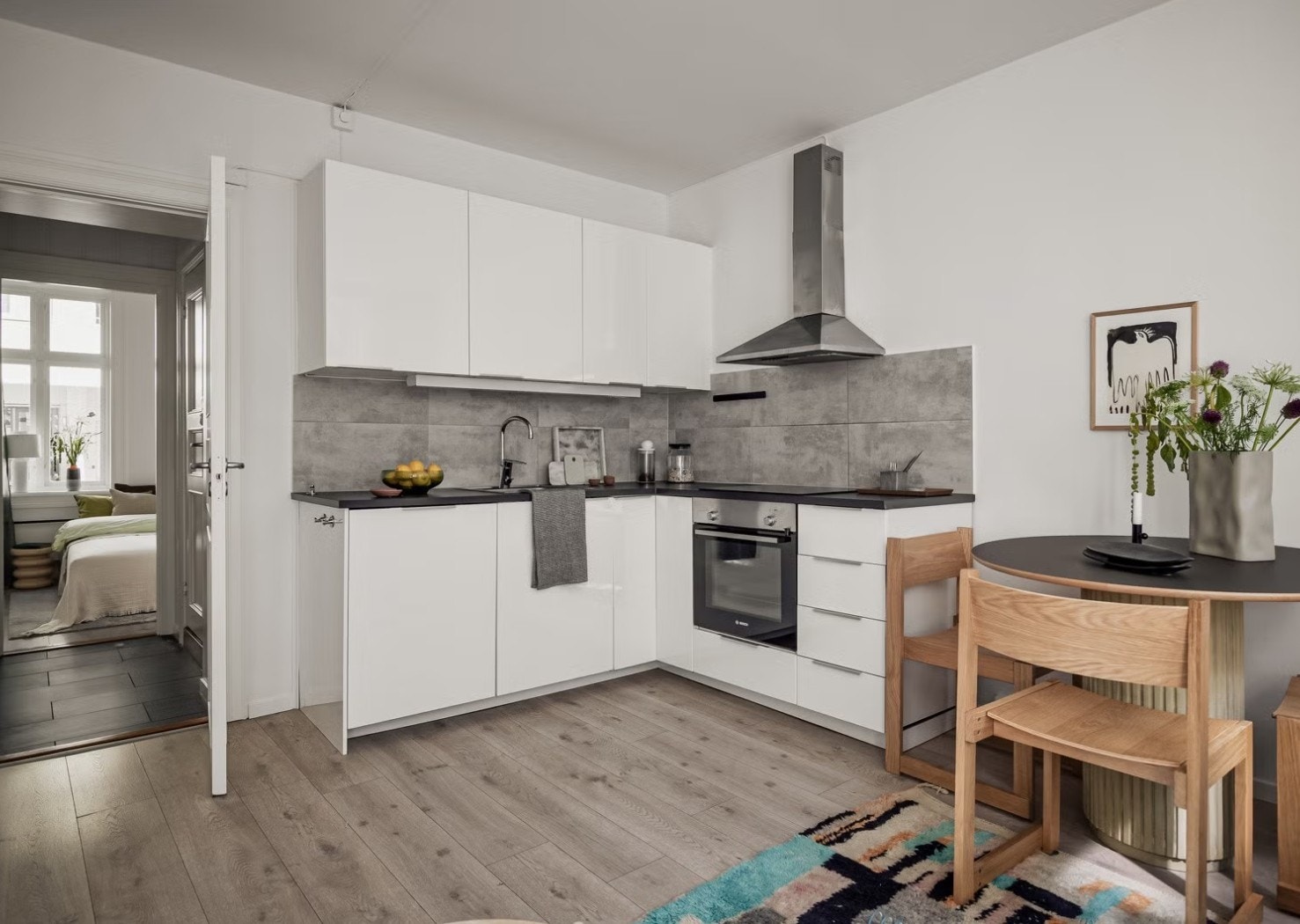 Kombiskap, komfyr og oppvaskmaskin medfølger Galleribilde