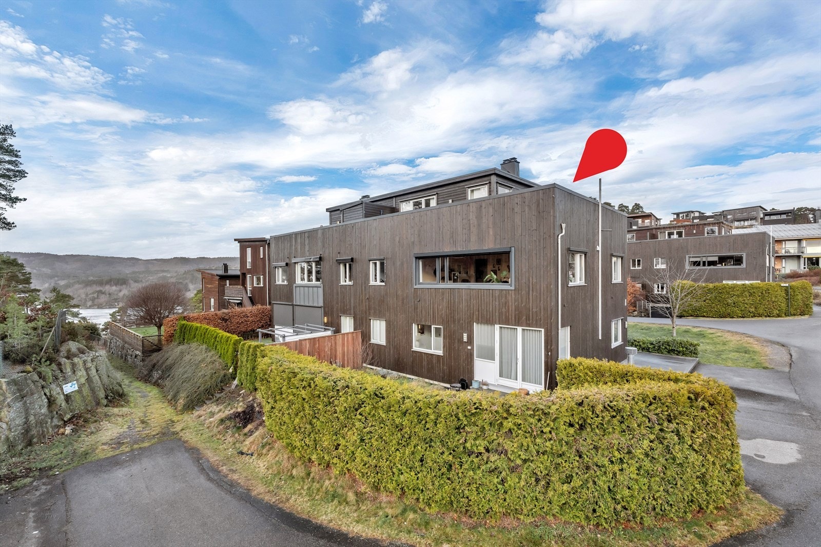 Dette er en leilighet som kan passe folk i alle aldersgrupper. Velkommen til visning! Galleribilde