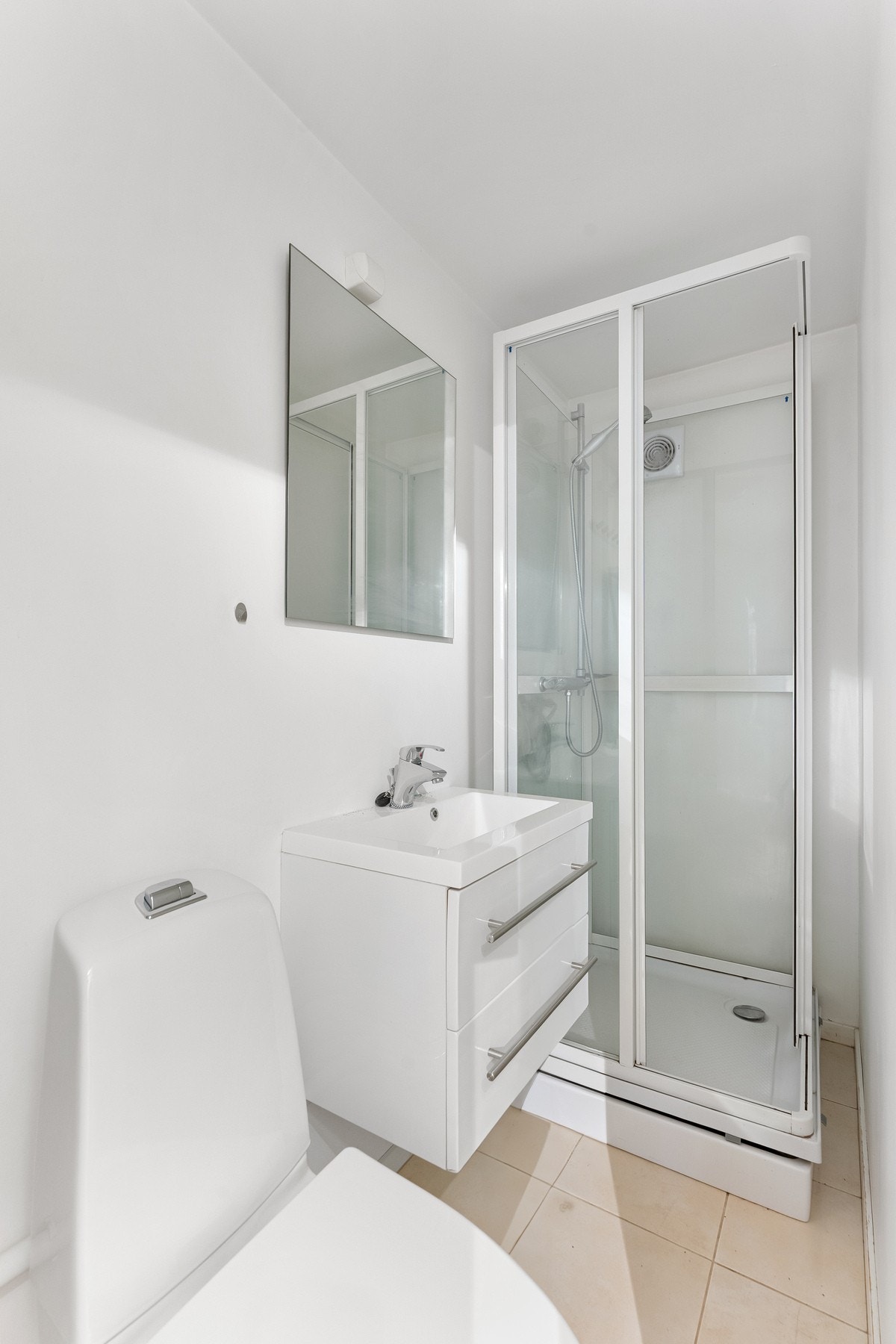 Bad tilknyttet separat del med opplegg for vaskemaskin. Galleribilde