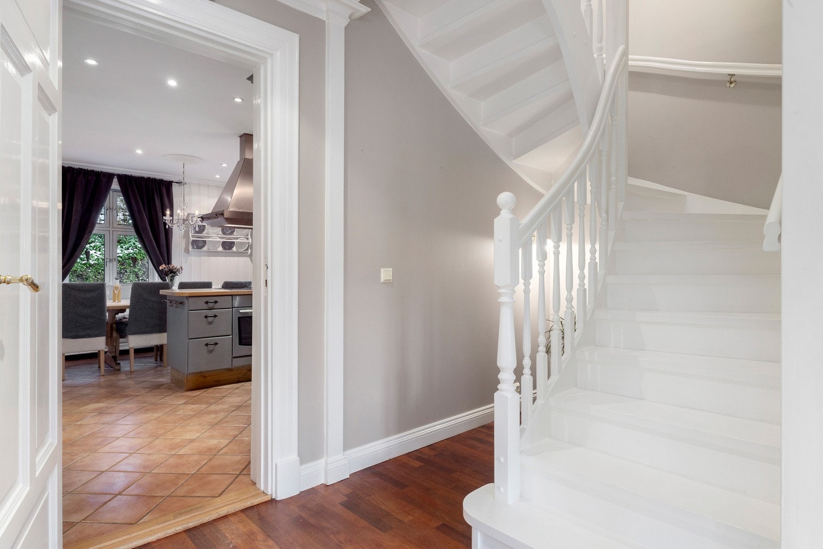 Videre opp til andre etasje. Galleribilde