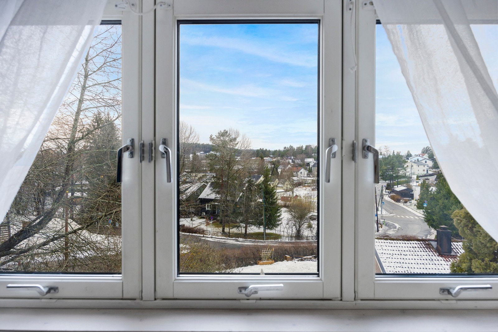 Flott utsyn over nærområdet som gir en rolig og behagelig atmosfære. Galleribilde