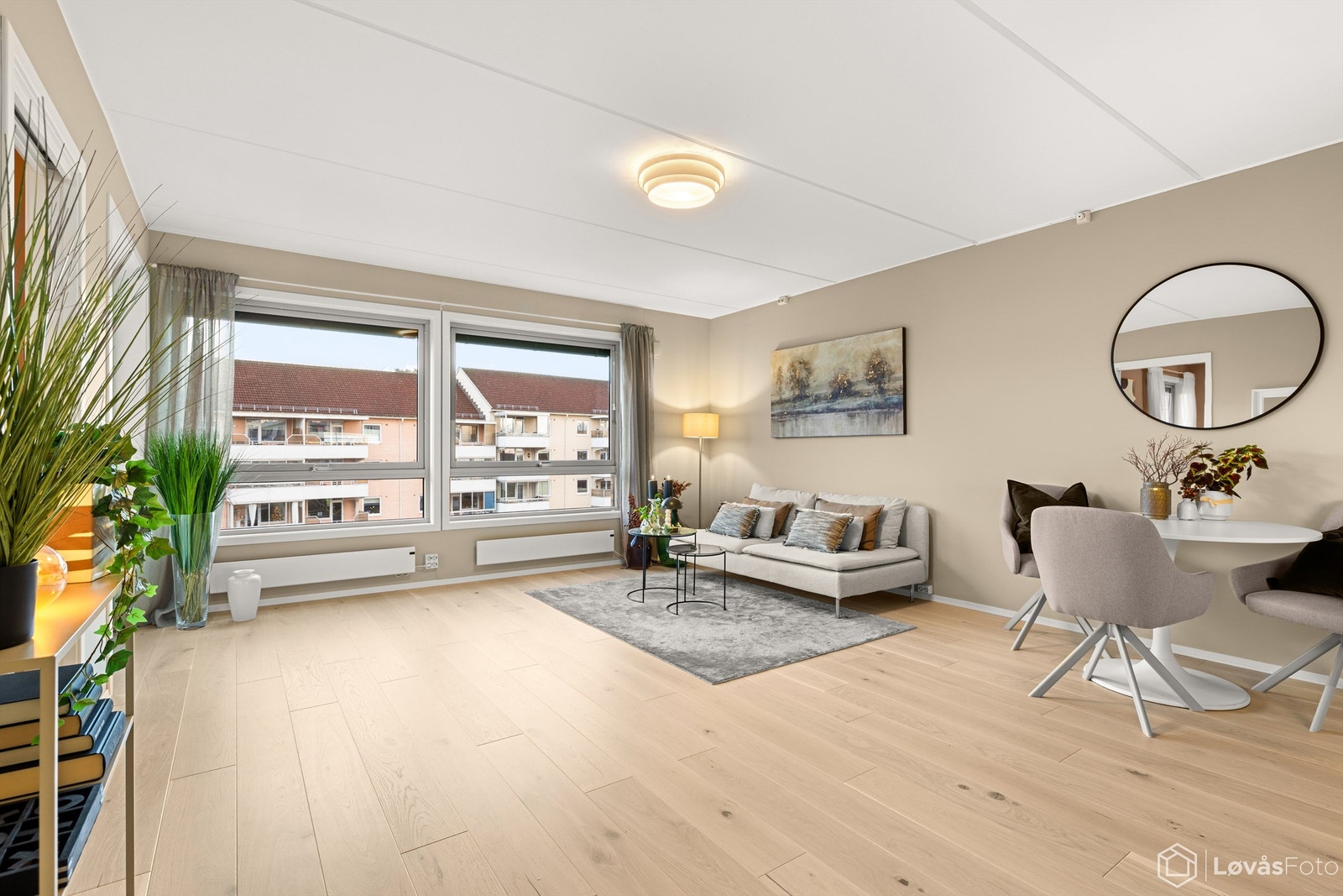 Lekker og attraktiv leilighet med heis og balkong. Nærhet til alt! Galleribilde