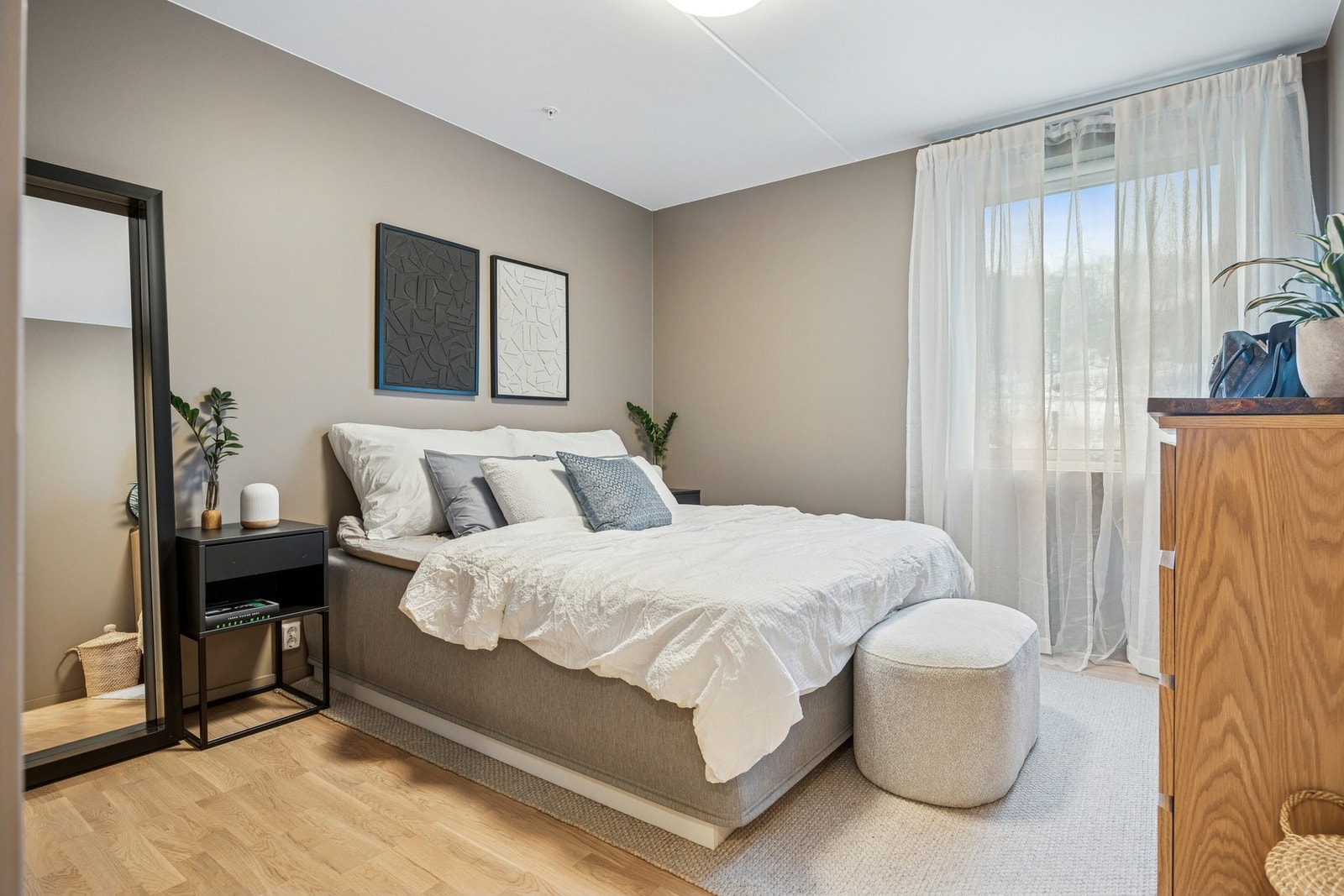 Leiligheten har 2 delikate soverom som enkelt kan innredes etter eiers behov og ønsker. Galleribilde