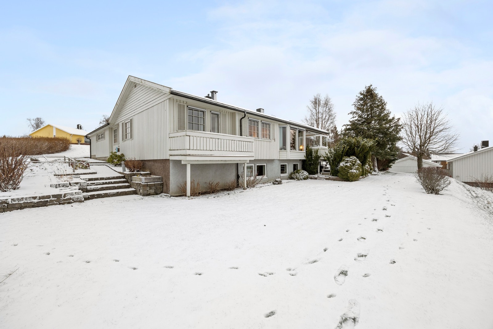 Romslig tomt på 932 kvm Galleribilde