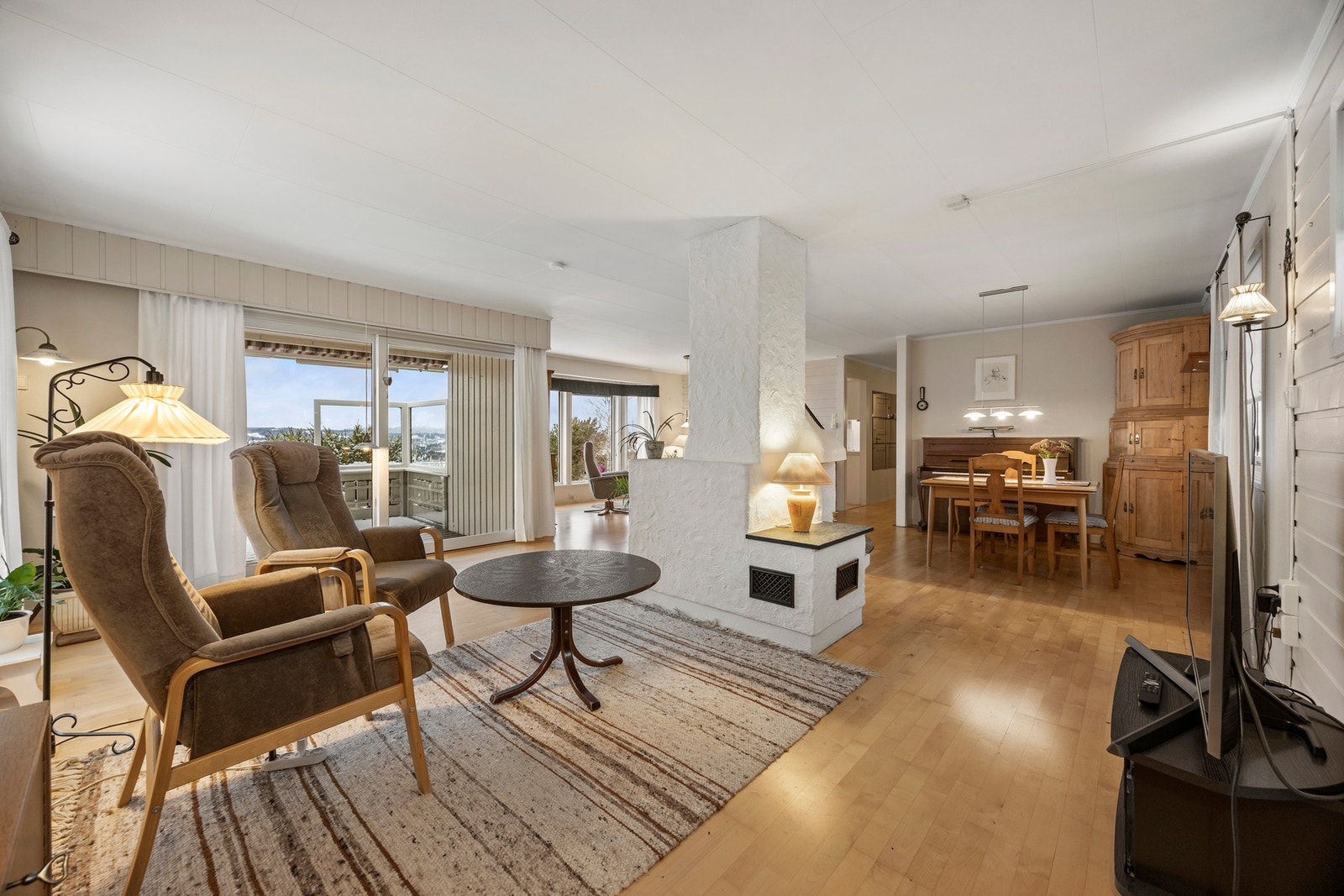 Det er god plass til flere sittegrupper Galleribilde