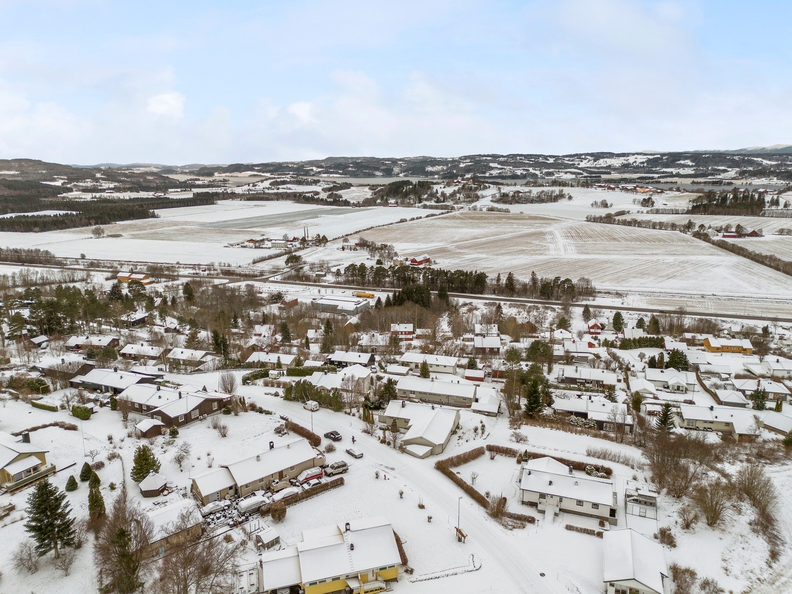 Matbutikk i gangavstand, samt kort vei inn til Steinkjer med sentrumsfasiliteter Galleribilde