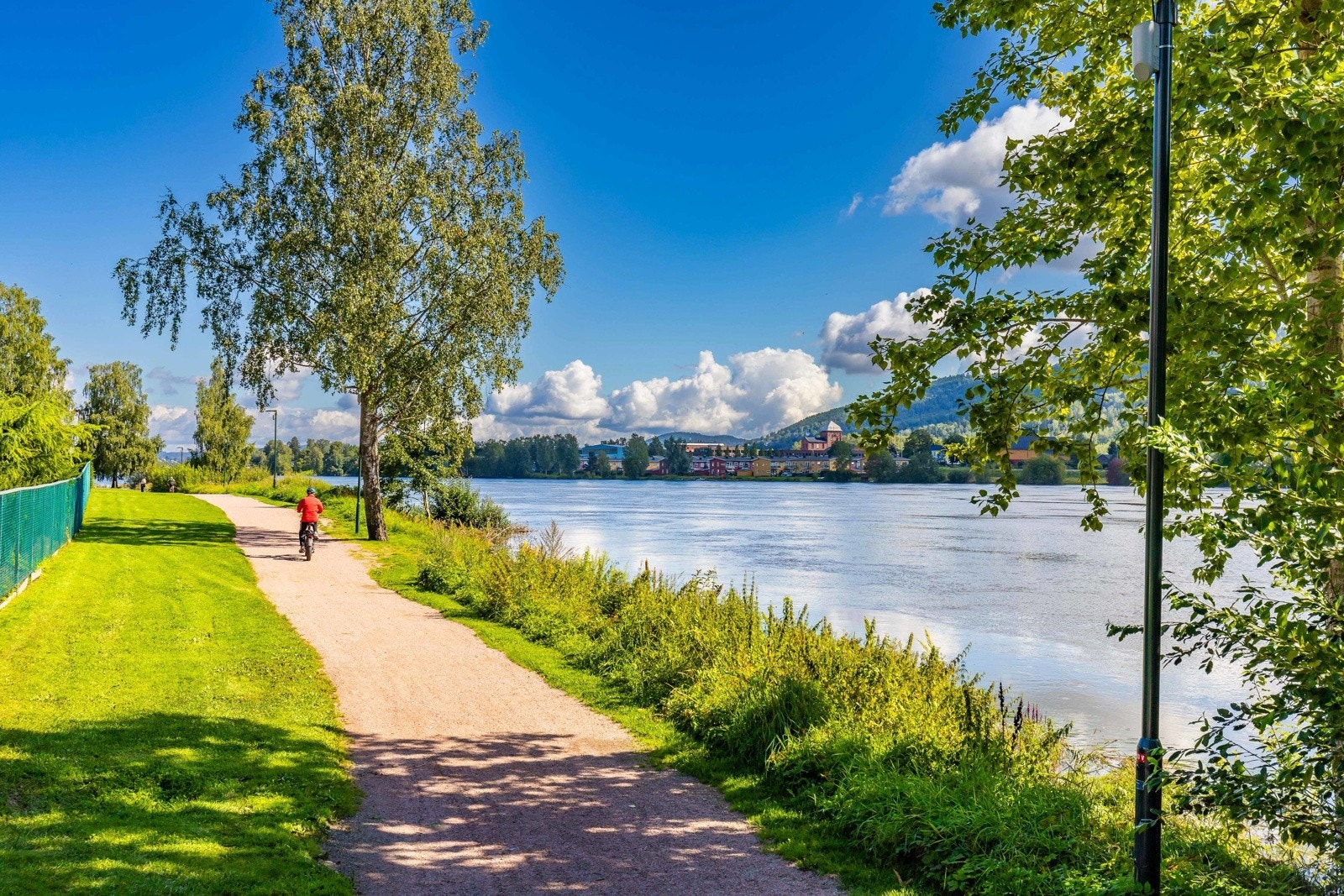 Elveparken. Galleribilde