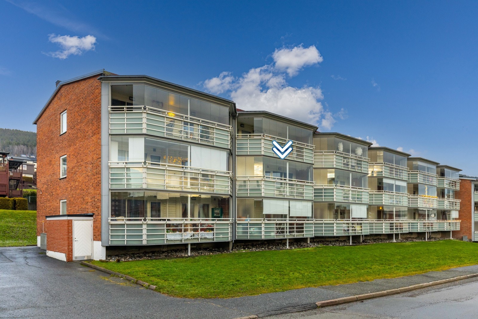 Leiligheten er flott beliggende 2.etasje. Galleribilde