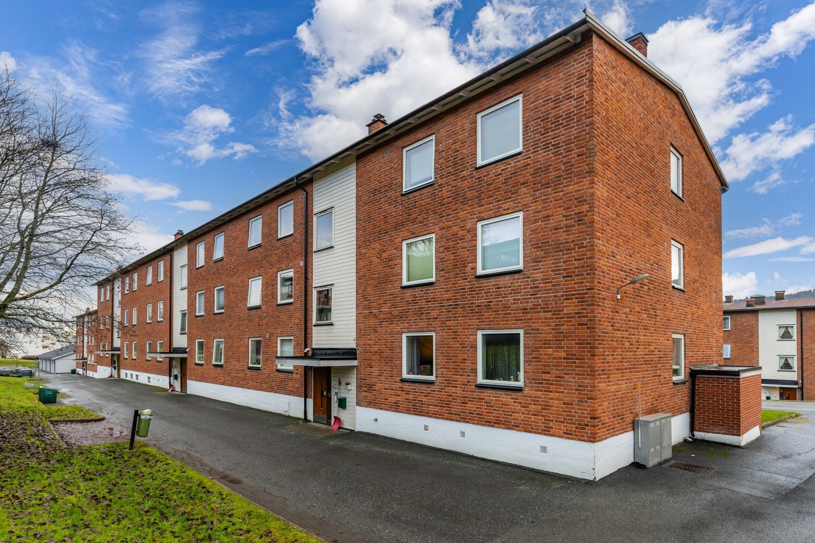 Inngangsparti. Galleribilde