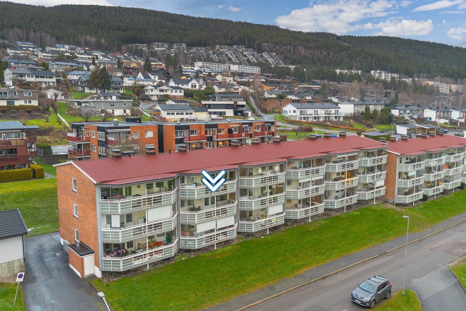 Leiligheten er flott beliggende i 2.etasje. Galleribilde